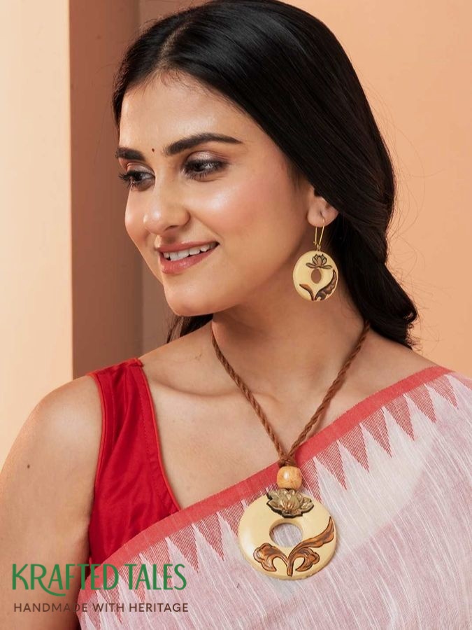 Handcrafted jewelry in Kolkata India