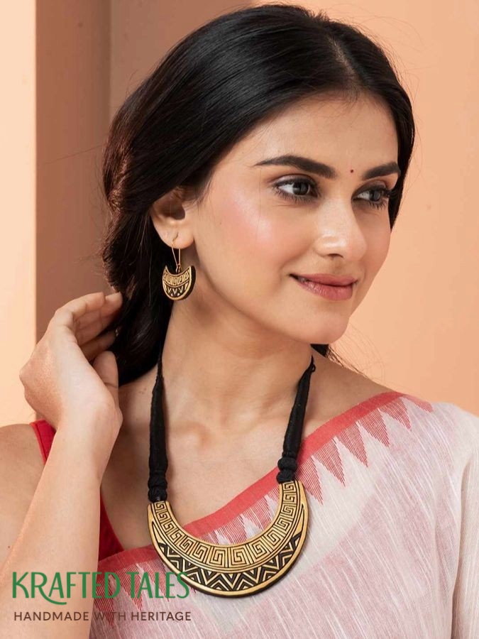 Handcrafted jewelry in Kolkata India